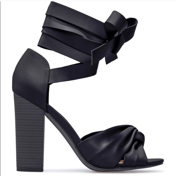 Black Faux Leather Lace Up Twist Chunky Heels - Picture 2 of 4